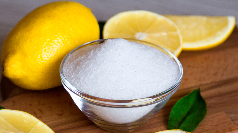 citric acid and lemon slices