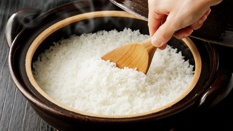 a pot of white rice 