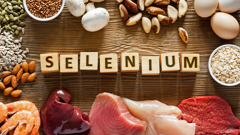 foods that contain selenium
