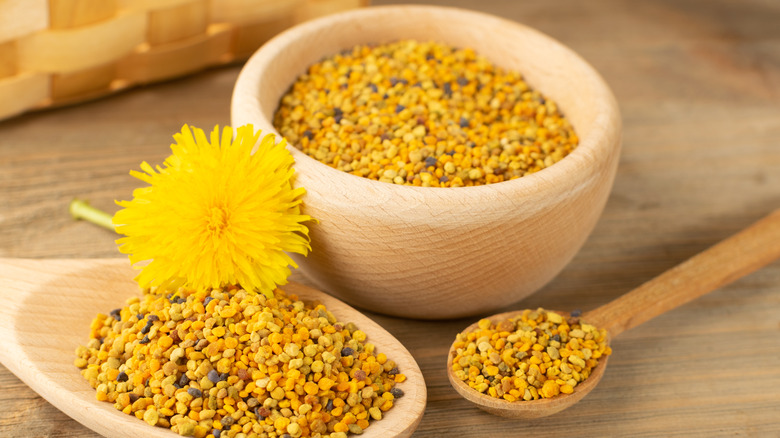 bee pollen in a spoon and bowl